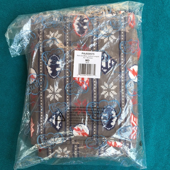 Wonder Woman Pajamas - Picture 5 of 7